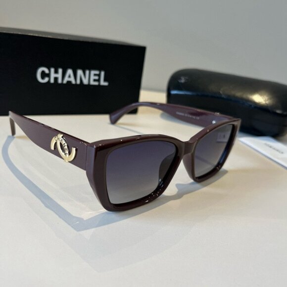 CHANEL Women\'s Red Sunglasses main image 4